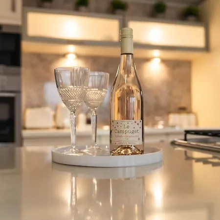 The Penthouse - Luxury Like No Other * Γλασκώβη