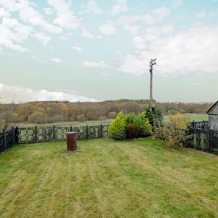 The Brigg - Spacious 3 Bed With Driveway In