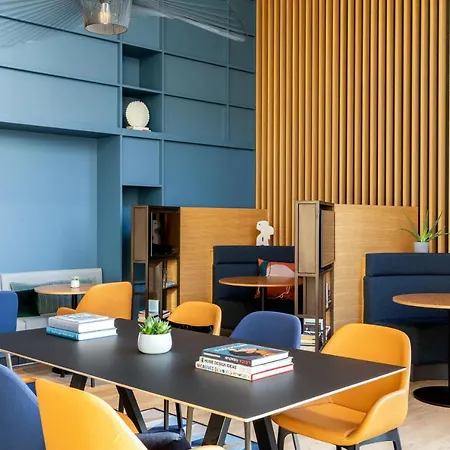 酒店 Courtyard By Marriott Sec 4*