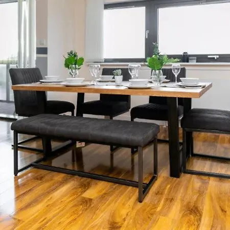 Apartment Stunning Sleeps 10 - Parking - Balcony Glasgow
