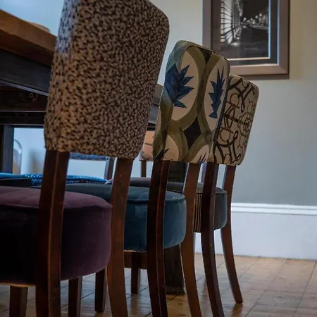 2 Bed In Great Location 15-20 Minutes Walk To Sec グラスゴー