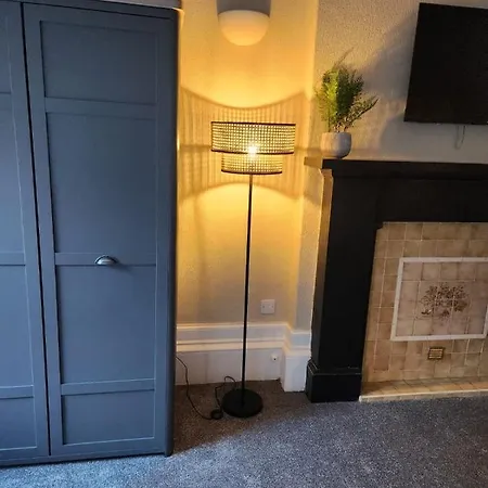 Apartment Traditional 5 Bedroom Centre *