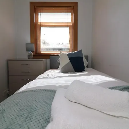 Signature - Dumbreck House غلاسغو