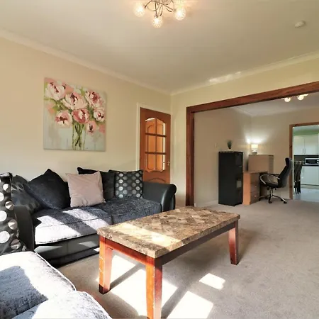 Signature - Dumbreck House Apartment Glasgow