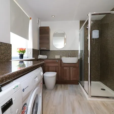 Signature - Dumbreck House Apartment *