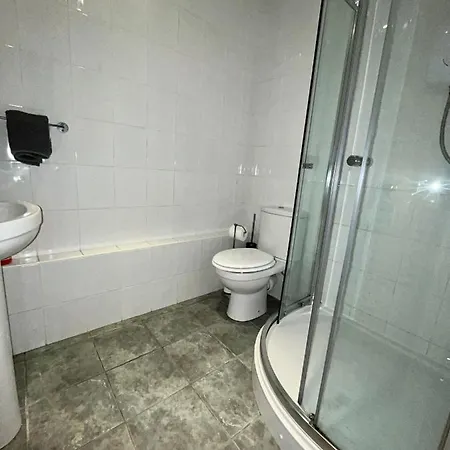 Apartment Glas-go 2 Bedroom 3 Min Walk To Secc Hydro Free Parking Onsite *