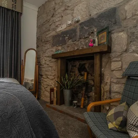 2 Bed In Great Location 15-20 Minutes Walk To Sec * グラスゴー