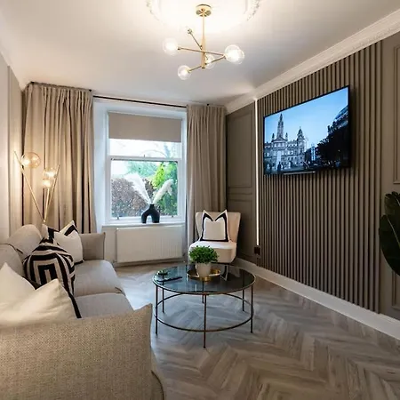 The Wilton - Your Private 5* Escape!