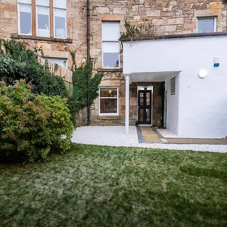 The Wilton - Your Private 5* Escape! *