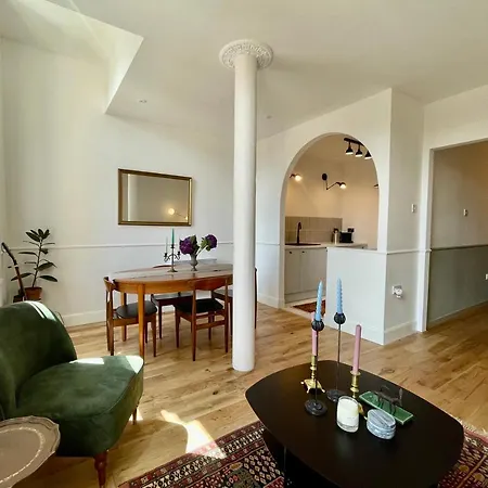 Luxury 1 Bedroom Flat In Heart Of Centre
