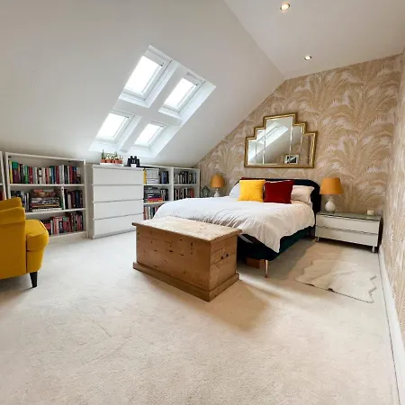 Daire 3-bed Bonny Flat - West End Centre