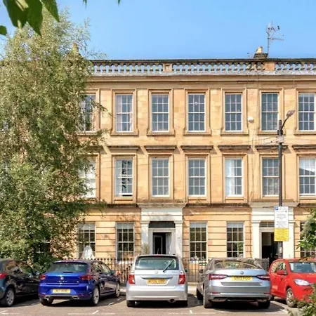 Lovely 2 Bedroom Garden Flat In Trendy West End Apartment