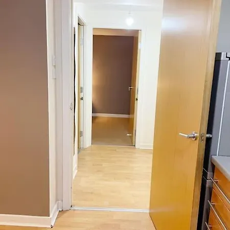 Cozy Nights - Moir St Apartment