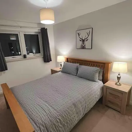 Modern 2 Bedroom Flat Near Centre 公寓