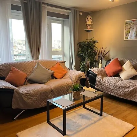 Lovely, Cosy Bedroom Close To Queen Street Station