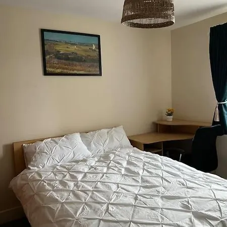Lovely, Cosy Bedroom Close To Queen Street Station Lägenhet
