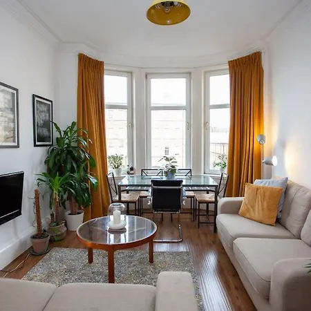 Stylish Contemporary Flat Near Queen's Park * Glasgow