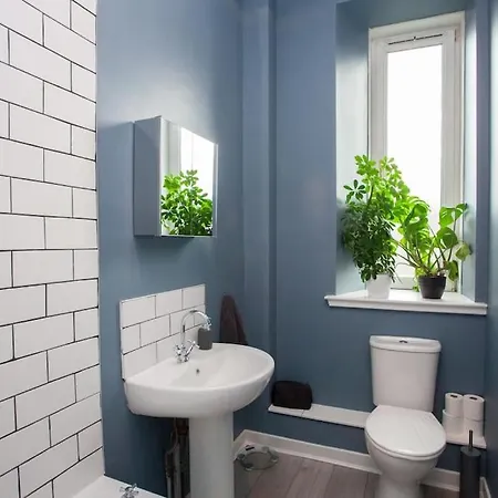 Stylish Contemporary Flat Near Queen's Park * Glasgow