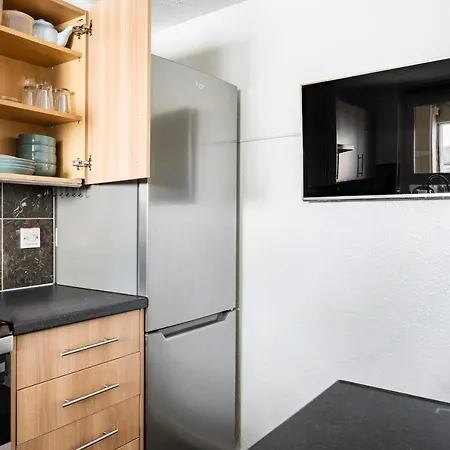 Apartment Lovely 1-bedroom With Balcony In West End Glasgow