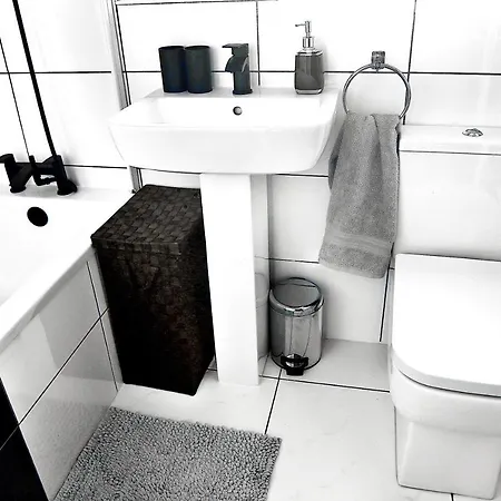 A Cosy House Near The Centre *