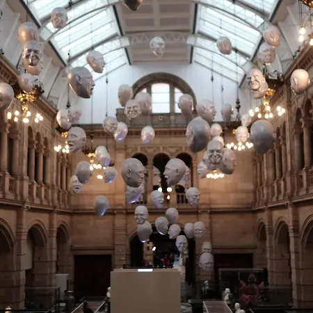 69 St Georges Mansions Отель *