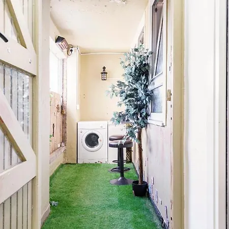 Appartement Lovely 1-bedroom With Balcony In West End *