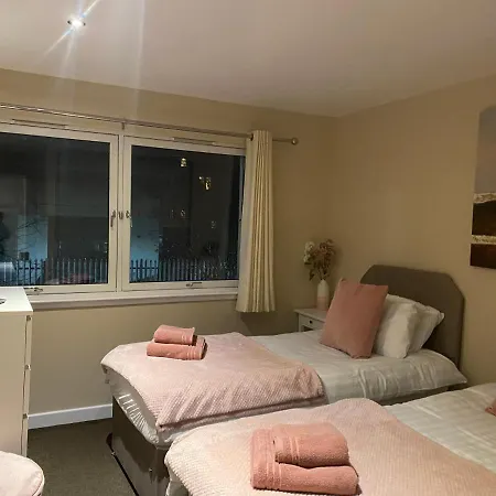 Centre 2 Bedroom Apartment, Secure Parking. Apartment *