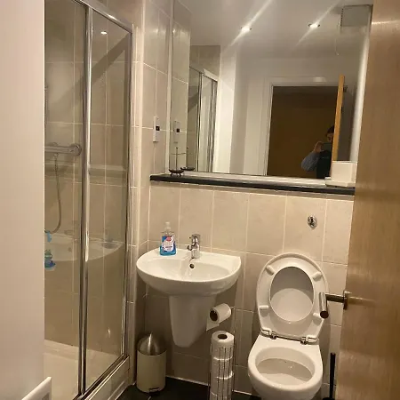 Centre 2 Bedroom Apartment, Secure Parking. * Glasgow