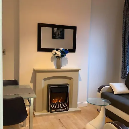 Ground Floor With Garden * Glasgow