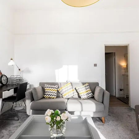 West End 5 Min Walk To Secc And Hydro Apartment