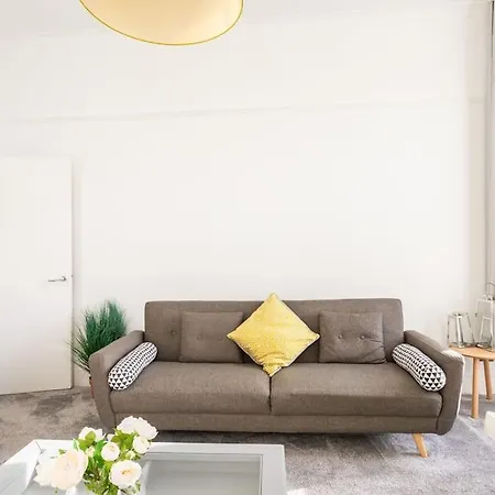 West End 5 Min Walk To Secc And Hydro شقة *