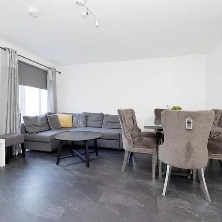 Joivy Stylish House With Garden & Parking *