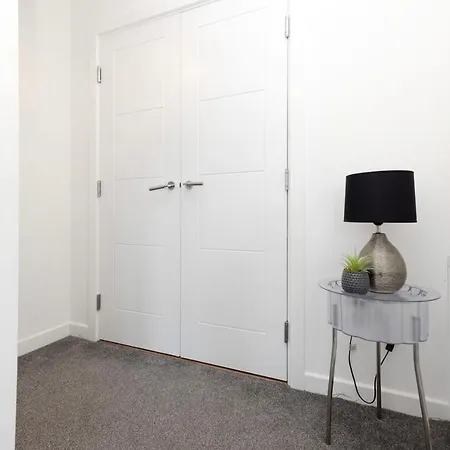 Stylish 3br With Garden & Free Parking - Near O2 Academy & Centre Semesterbostad *