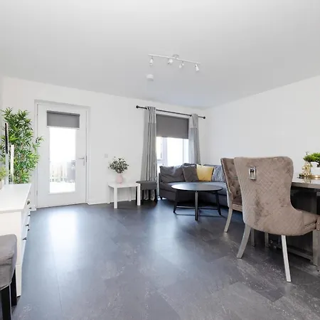 Stylish 3br With Garden & Free Parking - Near O2 Academy & Centre Glasgow