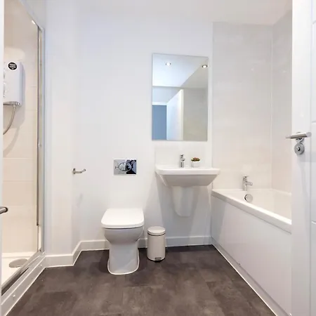 Stylish 3br With Garden & Free Parking - Near O2 Academy & Centre Semesterbostad *