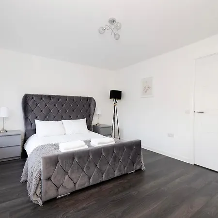 Semesterbostad Stylish 3br With Garden & Free Parking - Near O2 Academy & Centre *