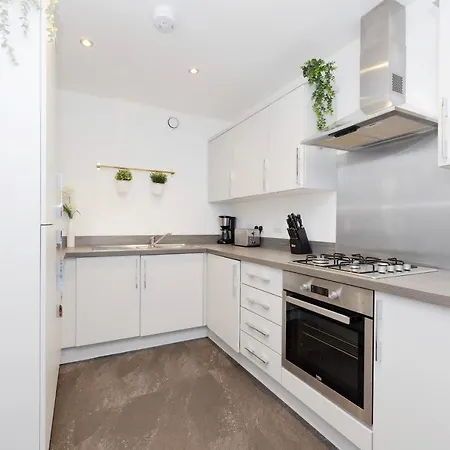 Holiday home Joivy Stylish House With Garden & Parking