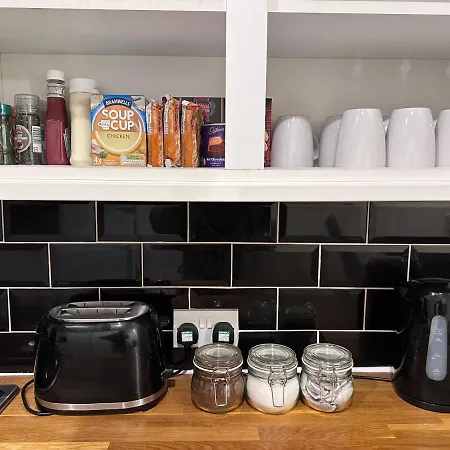 Victorian 3 Bedroom Main Door Flat, King Size Beds , Large Appartamento Glasgow