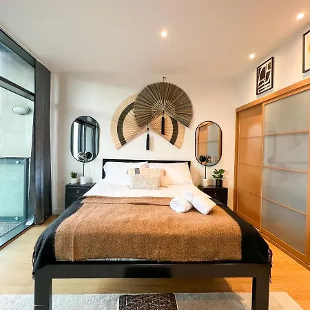 Lovely 2 Bed Duplex With Hydro Views