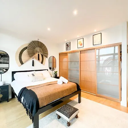 Lovely 2 Bed Duplex With Hydro Views