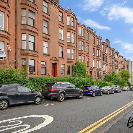 Vavin - Central - Cozy 2 Br-1ba - Free Parking Apartment *