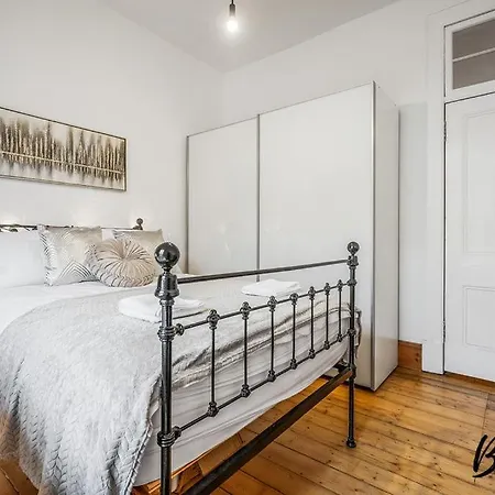Apartment Vavin - Central - Cozy 2 Br-1ba - Free Parking