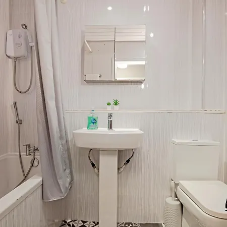 Cygne - Finnieston-1br-1ba At Minerva Court-free Underground Parking By Bonjour Residences