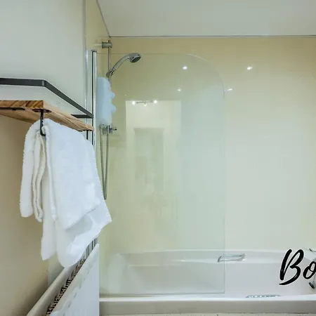 Apartment Beaubourg - Finnieston 1br-1ba - Free Parking Near Kelvingrove Park By Bonjour Residences Glasgow