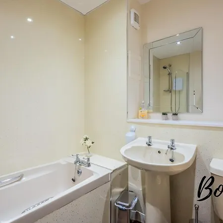 Beaubourg - Finnieston 1br-1ba - Free Parking Near Kelvingrove Park By Bonjour Residences Apartment