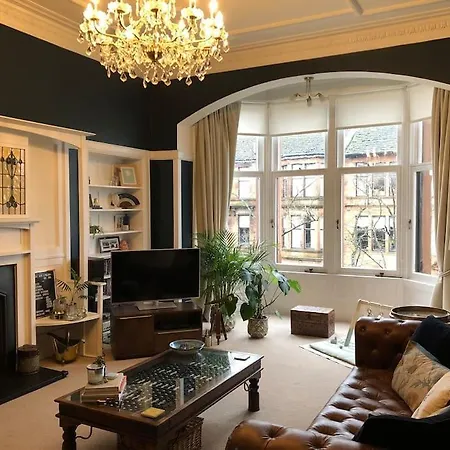 Appartement Spacious 3 Bed Flat In The Heart Of The West End. *
