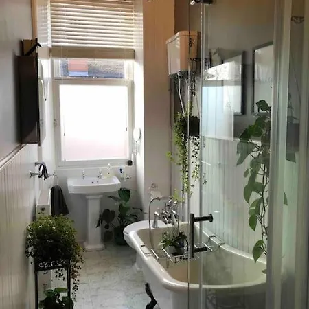 Spacious 3 Bed Flat In The Heart Of The West End. 公寓 格拉斯哥