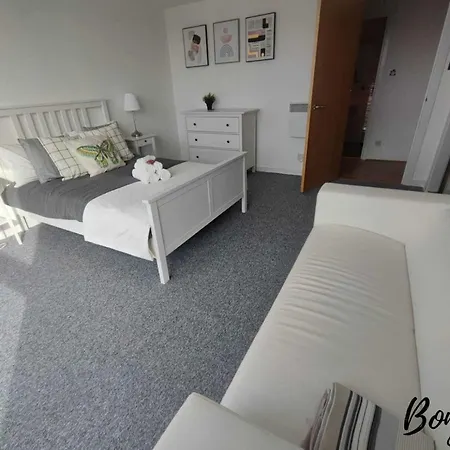 Anderston - Cozy With Neighbourhood Views By Bonjour Residences - Apartament