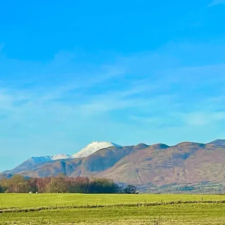 Homestay Finn Village - Loch Lomond - Black With Jacuzzi-style Bath Glasgow