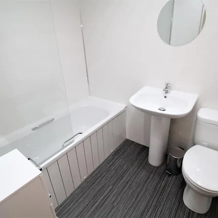 *stunning 2 Bed Flat* 格拉斯哥
